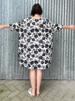 Flash Sale Dark Navy Roses Linen Sunja Dress Dresses